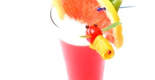 Пунш из красных апельсинов и красных грейпфрутов