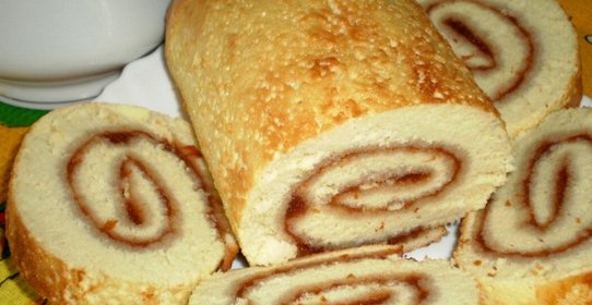 Рулет с яблочным джемом