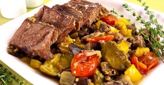 Баранина с овощами, запеченная в рукаве