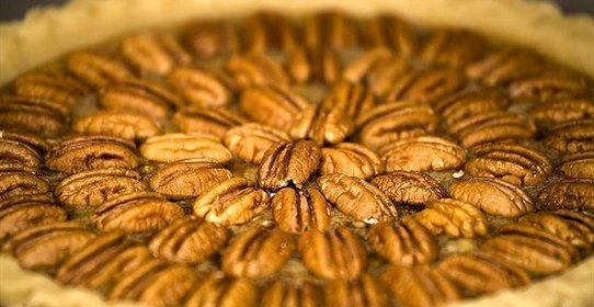 Пирог с орехами пекан, тростниковым сиропом и ромом