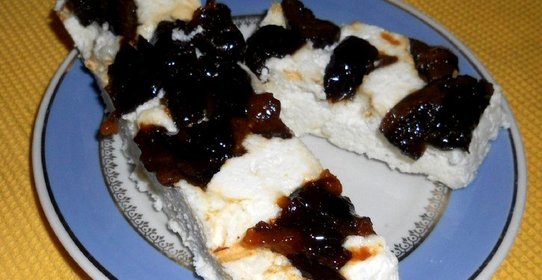 Творожный десерт с черносливом
