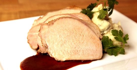 Свинина, запеченная куском со специями