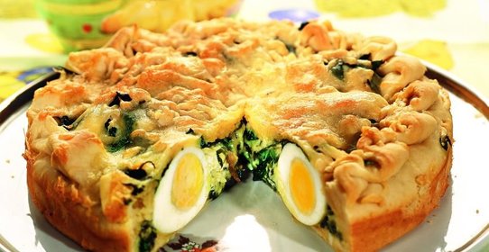 Пирог со шпинатом и яйцом