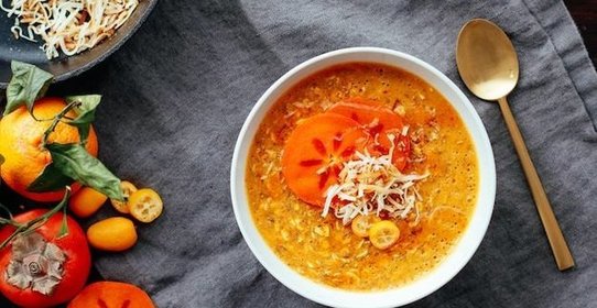 Каша с хурмой и куркумой