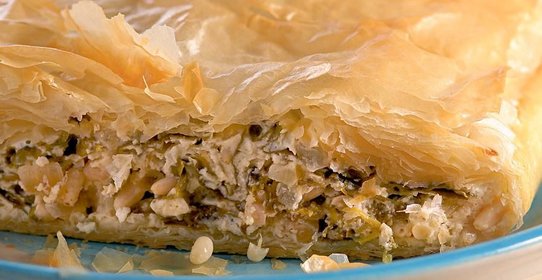 Пирог с сыром фета и шпинатом