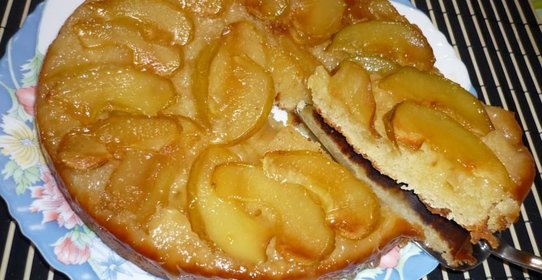 Шарлотка Яблоки в карамели