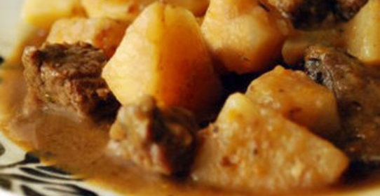 Говядина, тушеная в темном пиве
