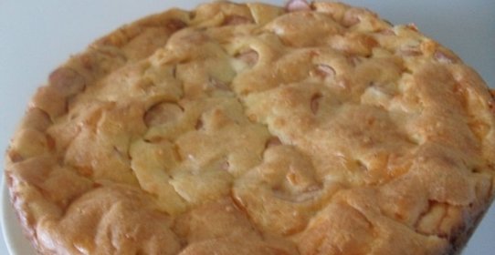 Сырный пирог с сосисками