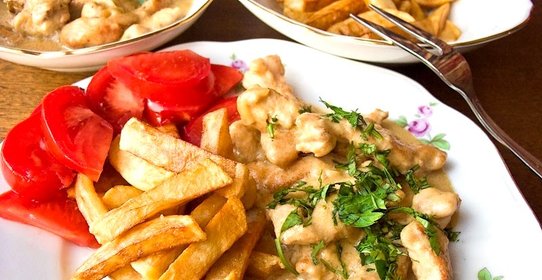 Бефстроганов из индейки со сметаной