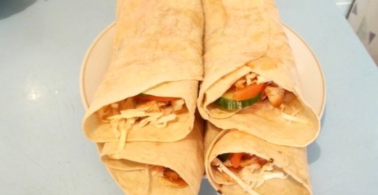 Домашняя шаурма с курицей в лаваше