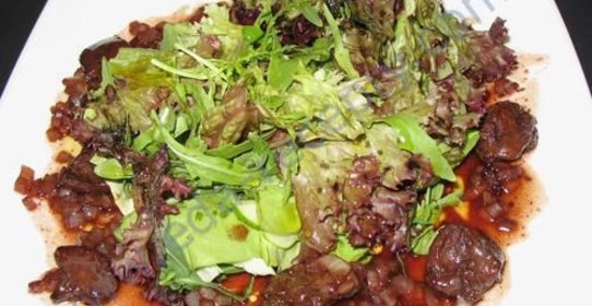 Салат из куриной печени