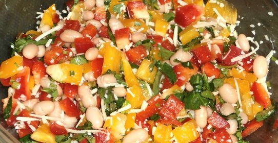 Салат из белой фасоли и болгарского перца