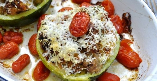 Кабачки, запеченные с грибами и сыром