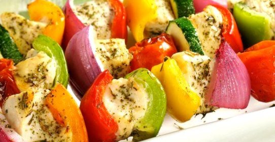 Шашлык из маринованной курицы и цукини