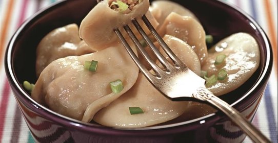 Пельмени со свининой и капустой