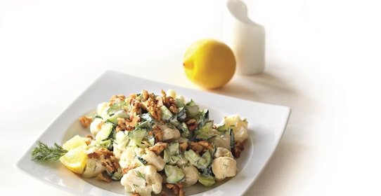 Огуречный салат с цветной капустой