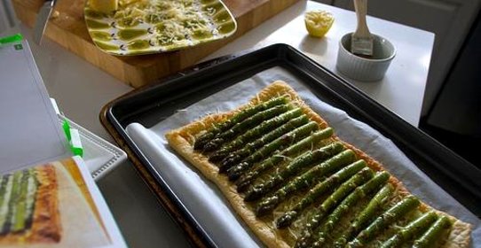 Тарт со спаржей и лимоном