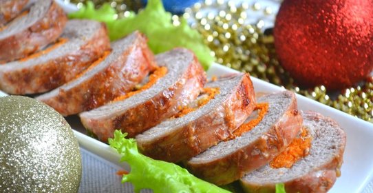 Новогодний рулет из свинины