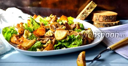 Картофельный салат с беконом и голубым сыром