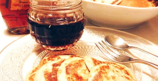 Банановые мини-блинчики с корицей (без яиц)