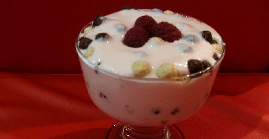 Творожно-малиновый десерт