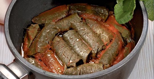 Долма с овощами и орешками