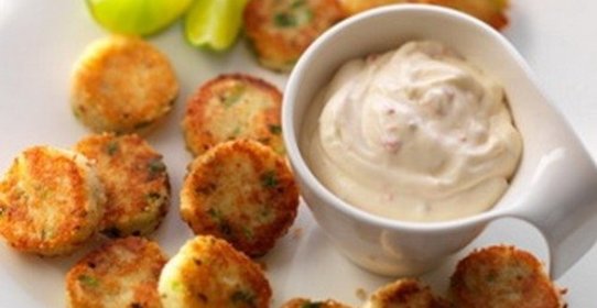 Картофельные котлеты с соусом