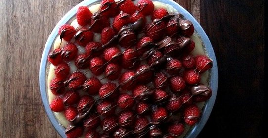 Быстрый пирог с малиной