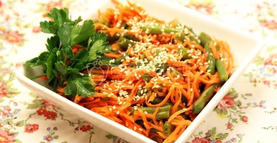 Салат овощной с мясом