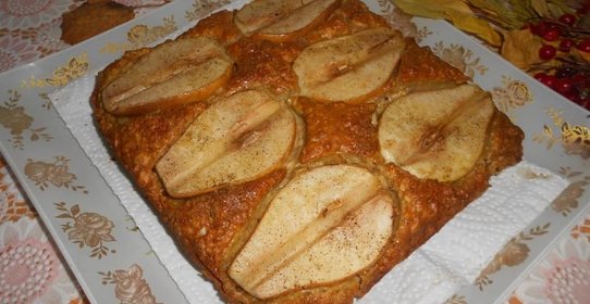 Геркулесово-грушевая шарлотка