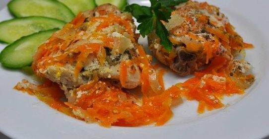 Куриные бедра, тушенные в мультиварке