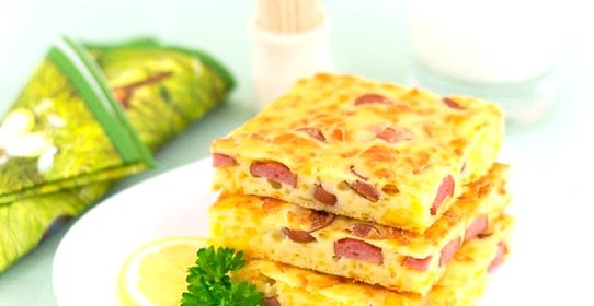 Пирог с сосисками и сыром