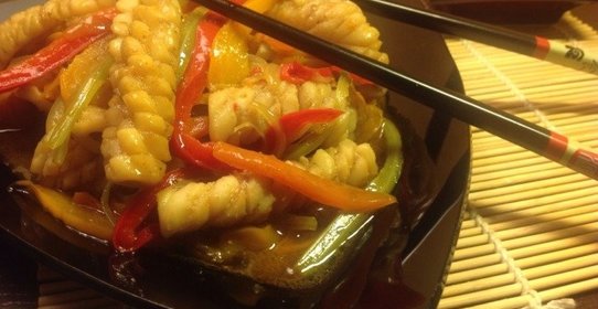 Кальмары, жаренные с овощами