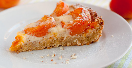 Миндальный пирог с абрикосами