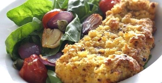 Филе трески с теплым овощным салатом