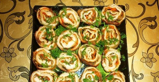 Рулетики из говяжьего рубца с грибами