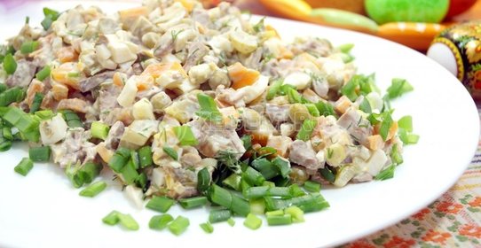 Салат с куриной печенью