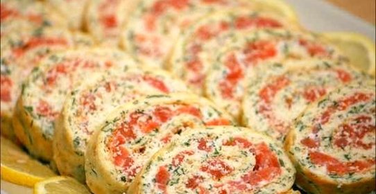 Рулет с зеленью и форелью