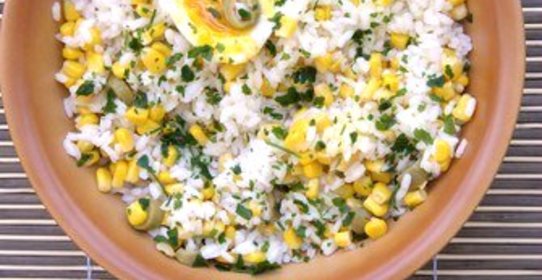 Летний плов с кукурузой и мятой