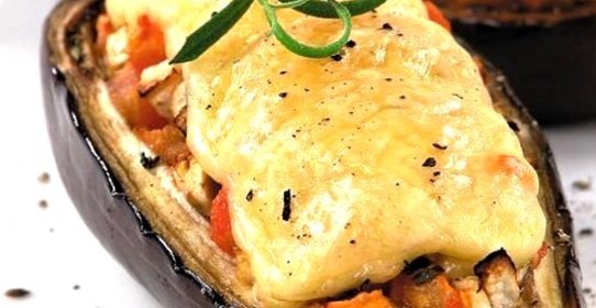 Фаршированные баклажаны-лодочки под сыром