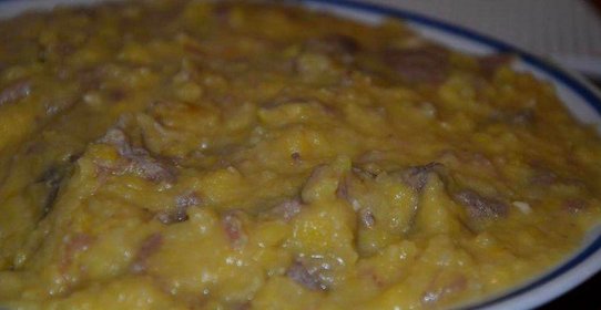 Гороховая каша с тушенкой