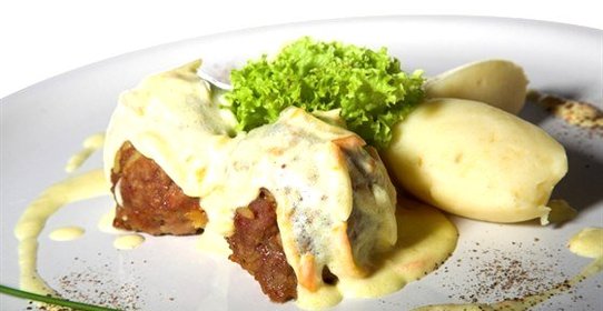 Мясные шарики в сырном соусе