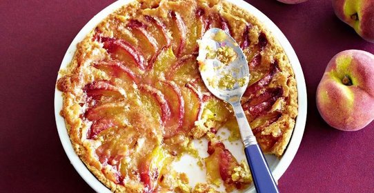 Открытый пирог с персиками на оливковом масле