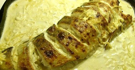 Cудак в духовке под сметанным соусом