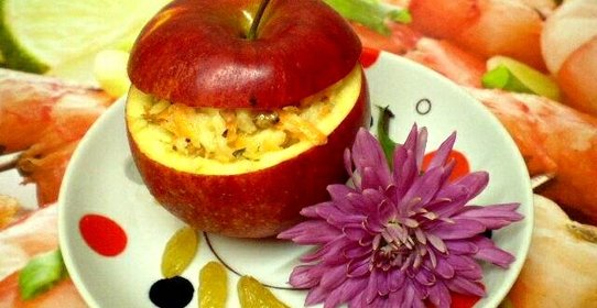 Яблоки с салатом