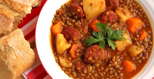 Чечевица с чоризо