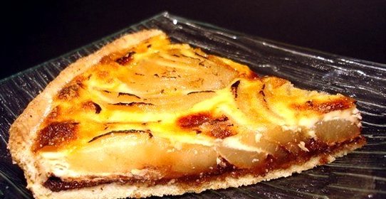 Тарт с грушей и шоколадом