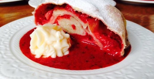 Клубничный штрудель