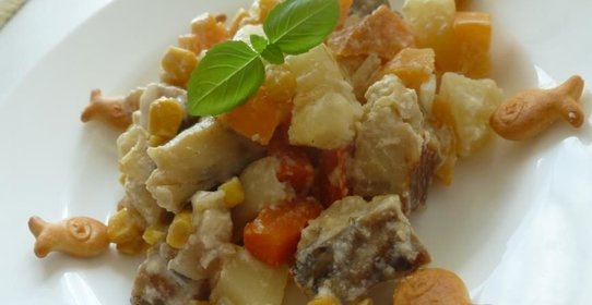 Жаркое из трески с репой и кукурузой