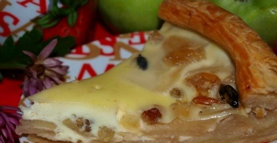 Яблочный пирог из слоеного бездрожжевого теста